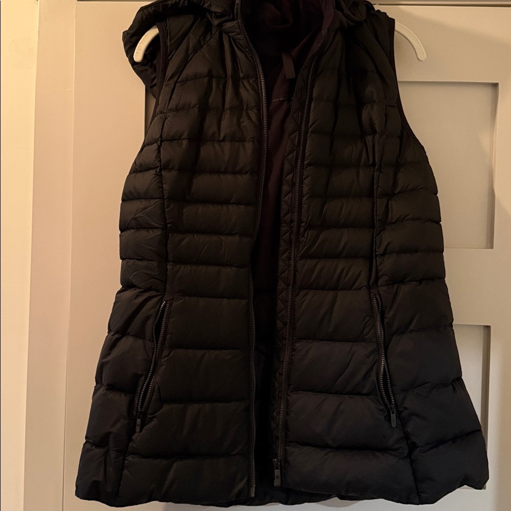 Lululemon puffer vest with removable hood